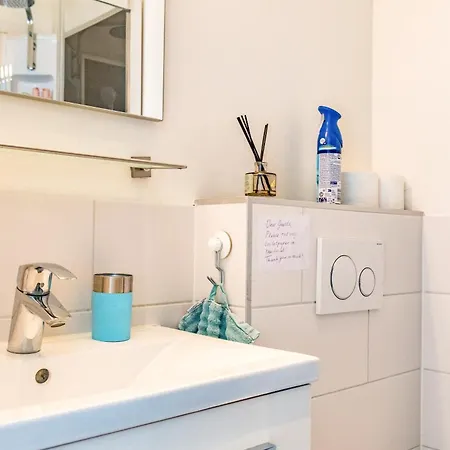 Апартаменты The New Boathouse *